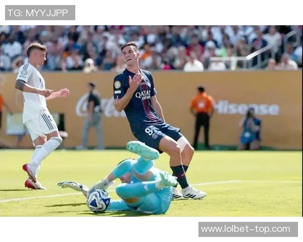 意甲激战巴黎圣日耳曼逆转皇马红牌争议引发全场热议